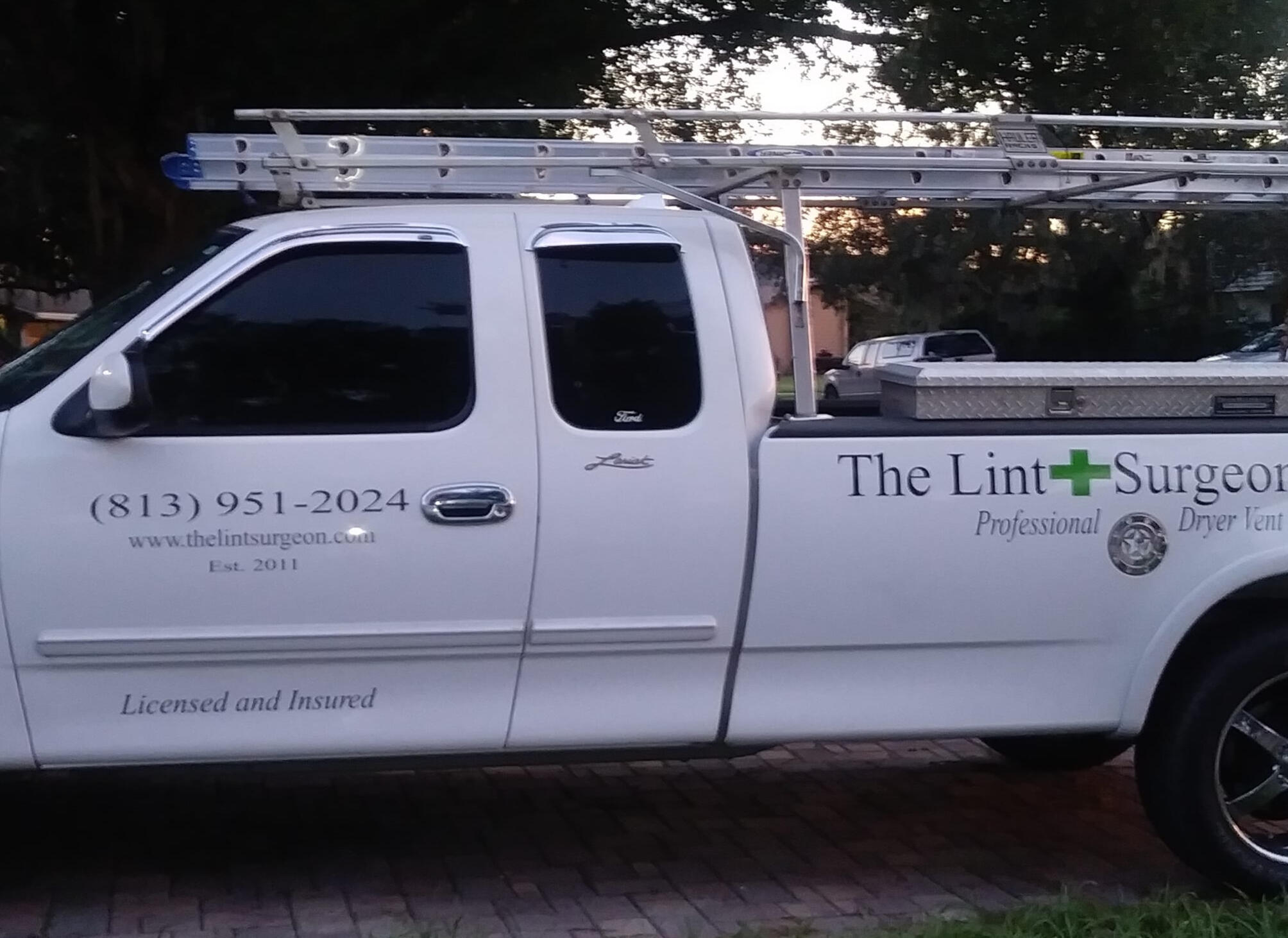 Side view of the Lint Surgeon Truck